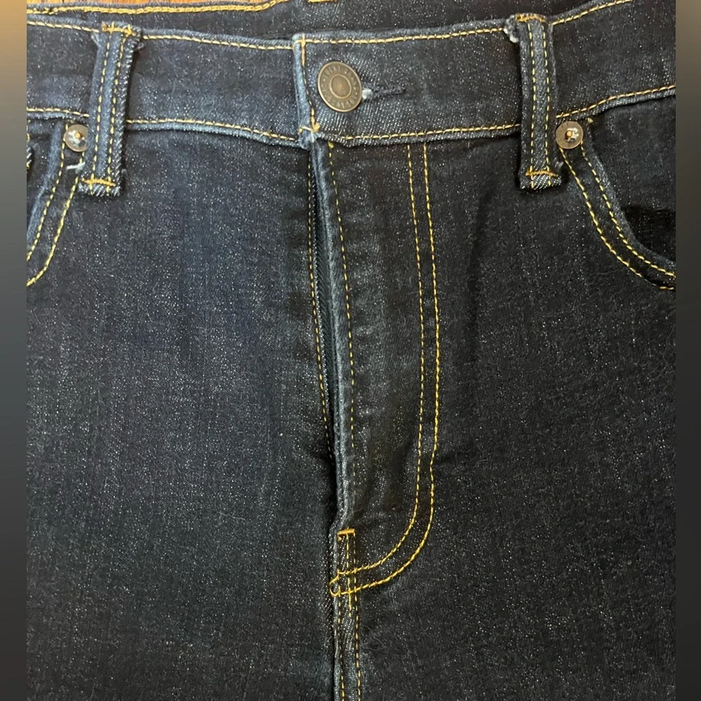Lucky Brand Dark Wash Men’s jeans